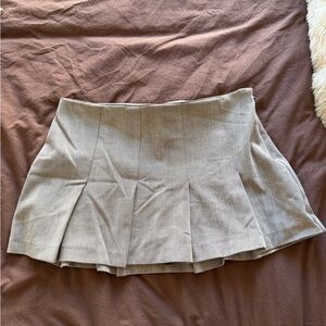 Abercrombie & Fitch Pleated Mini Skirt in Taupe